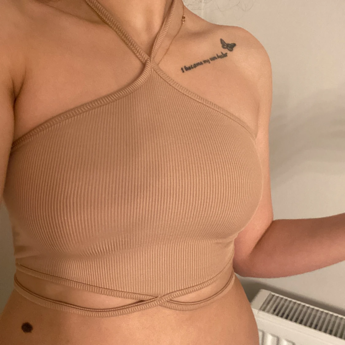 En ny beige topp - 90