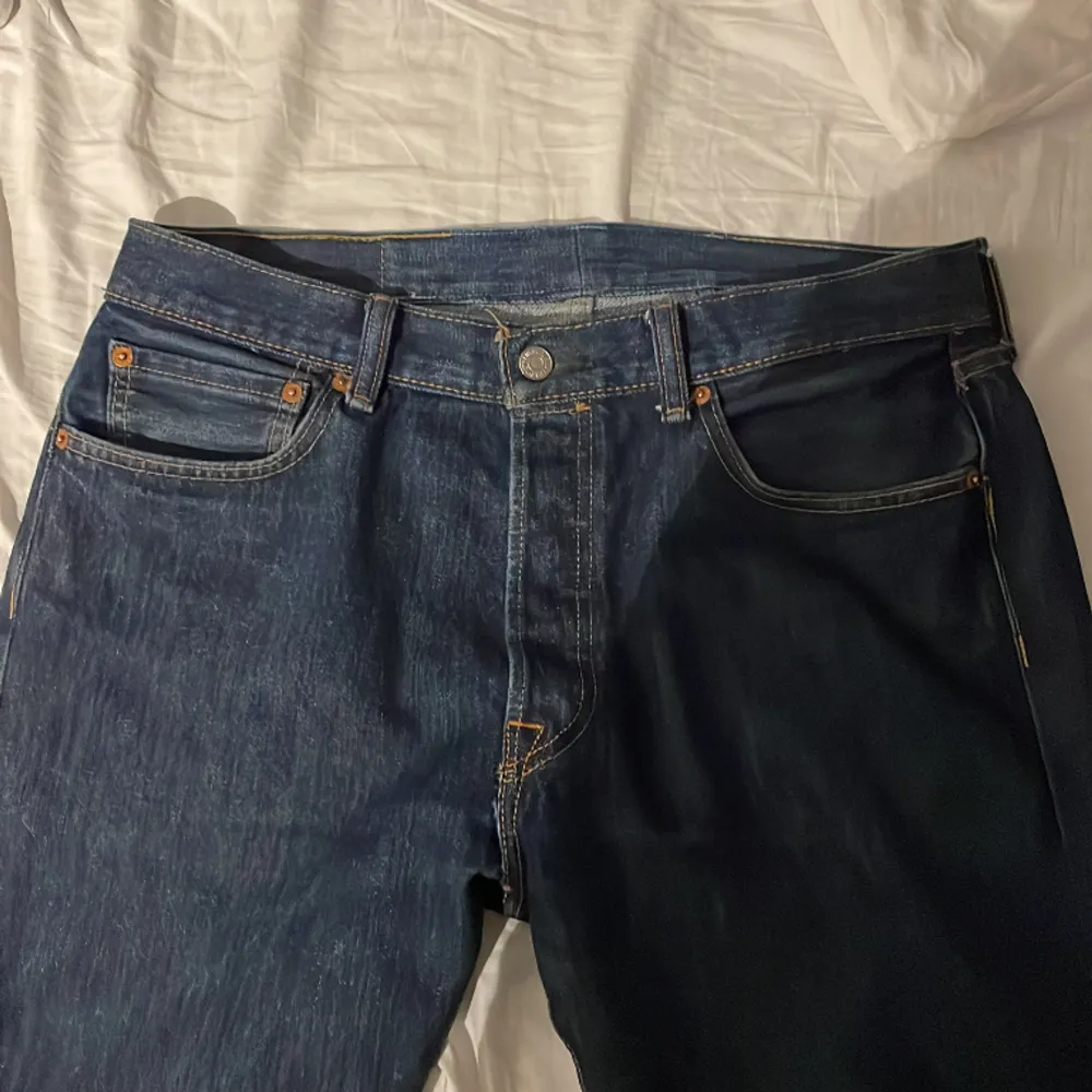 Riktigt feta jeans som är använda i cirka 3-4 månader och köpta av en kompis för de var förstora för han.  Hör av dig vid frågor . Jeans & Byxor.