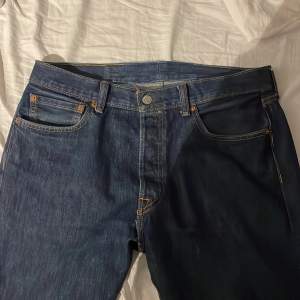 Riktigt feta jeans som är använda i cirka 3-4 månader och köpta av en kompis för de var förstora för han.  Hör av dig vid frågor 