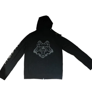 Zadig & Voltaire hoodie - Stickad hoodie från Zadig&Voltaire✔️ Storlek M passar även L✔️ Nypris: ca 5500kr✔️ mitt pris: 1999kr✔️ Skick:10/10✔️ Inget og medföljer✔️ Fraktas via PostNord eller instabox och köpare står för frakt✔️