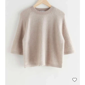 & other stories topp - Topp ifrån & other stories i storlek xs, bara att skriva vid frågor! Bra skick!