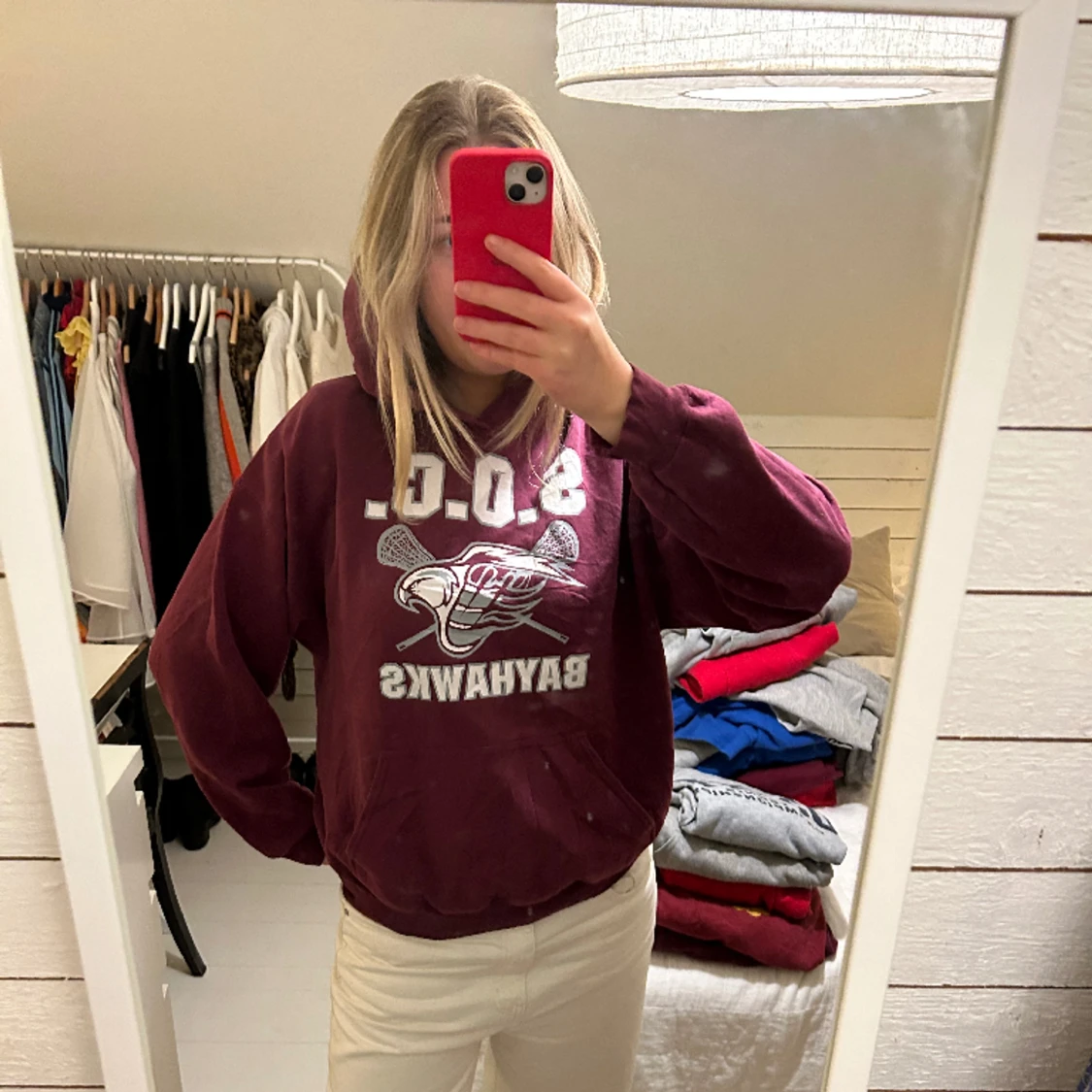 Vinröd vintage hoodie med tryck  - 90