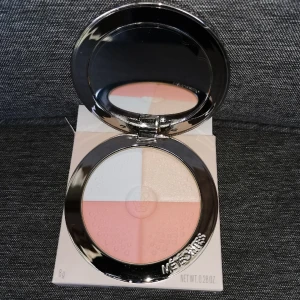 Guerlain, Makeup, Puder  - Helt Ny och Oanvänd produkt Köpte fel färg Kicks 795kr