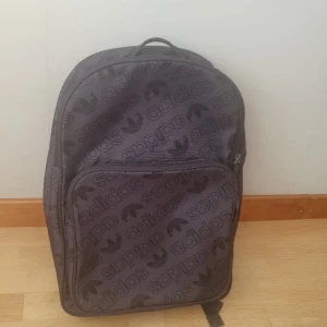 Ryggsäck Adidas - Mycket bra skick. Som ny.  