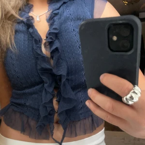 Saint tropez - Säljer denna jätte unika och coola toppen från saint tropez. Skriv för fler bilder eller funderingar💕