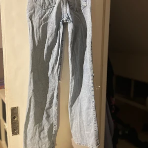 Jens  - Fina jeans men för små (stryks innan de skickas)