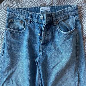 Populära mid waist jeans från zara