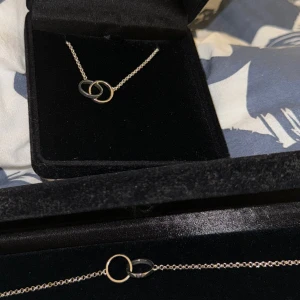 Silversmycken  - Från Hallbergs guld.  Fått i studentpresent.  925 silver 