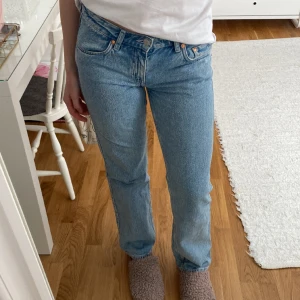 Arrow jeans - Arrow jeans från weekday i bra skick, använder ej