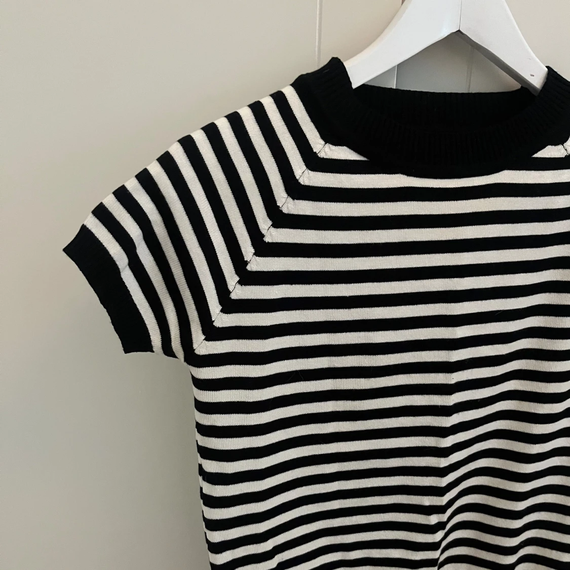 Stickad tshirt🤍🤍 - 90