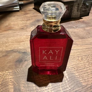 Kayali Lovefest 50 ml - Har endast testat den ett par gånger.