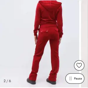 Säljer mina röda juicy couture byxor, dom är i st S. Dom är andvända några få gånger! Säljer dom pga för stora för mig! Obs frakt tillkommer!!