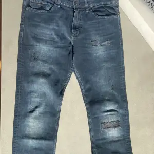 En Hugo boss jeans i mycket bra skick. Storlek 31/32