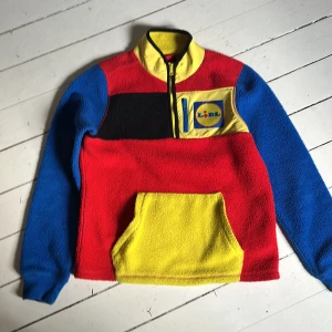 Lidl fleece - Hej jag säljer en lidl fleece som inte tillverkas längre storleken är XS inga fläckar eller nåt  Kontakta mig om det är något 
