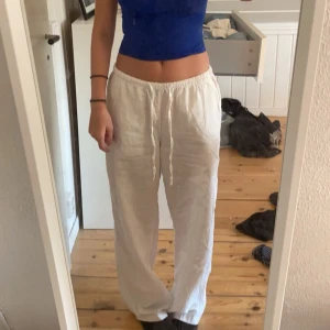 linnebyxor  - säljer dessa linnebyxor då de är för stora. lite missfärgat längst ner men inget man tänker på💞
