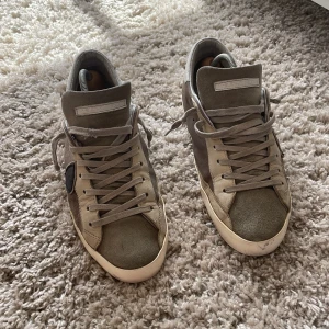 Philippe Model  - Philippe Model  Storlek 41 ( fits 42 )  Se slitage bild 4  Frakt betalar köpare  Pris kan diskuteras 