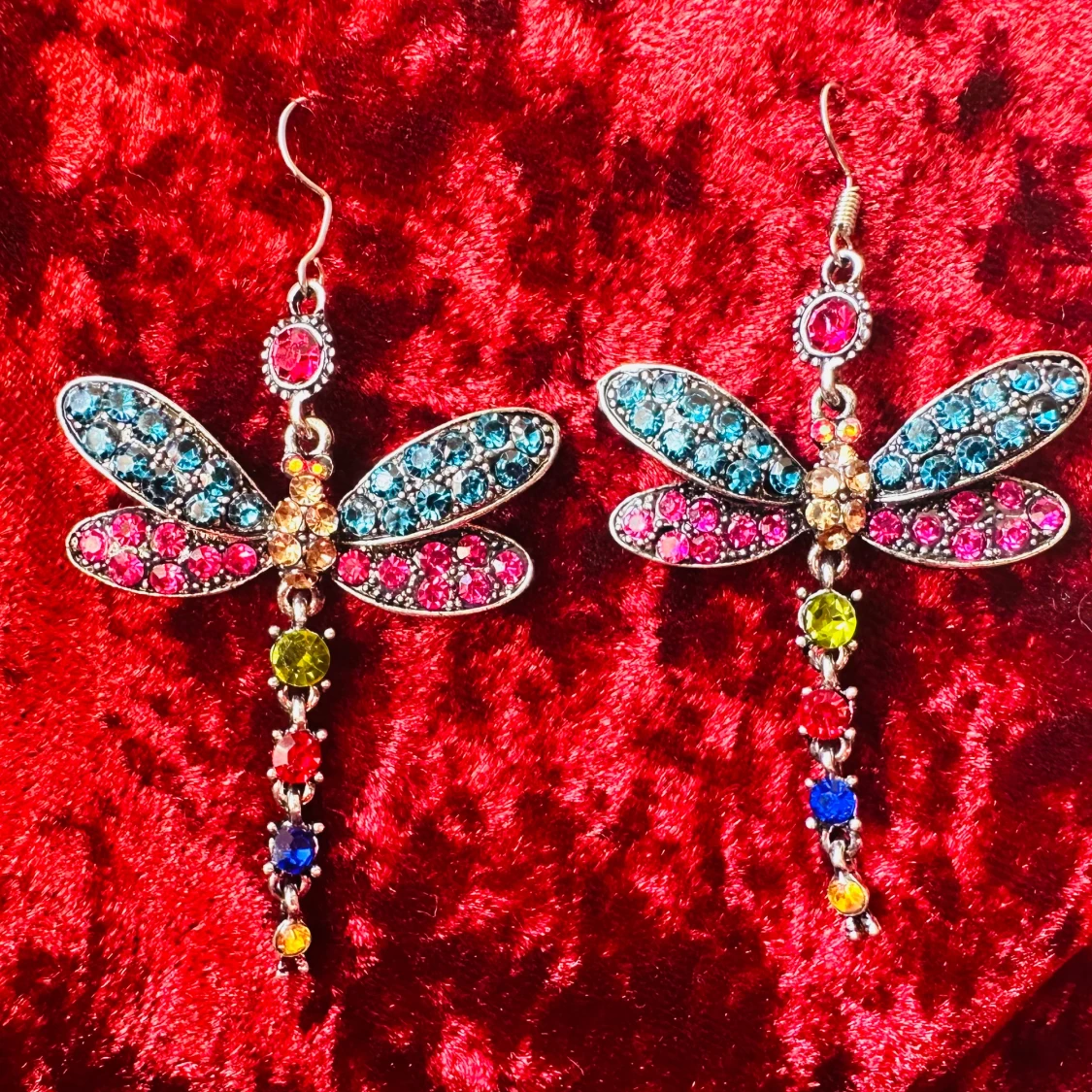 Stora vackra statementörhängen Glittrande fjärilar Glamour Uppseendeväckande Kawaii Cute Curie Fynd Rea - 1