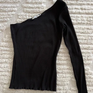 Topp - Topp från NA-KD, Storlek S, 50kr eller bud, köparen står för frakten, fint skick!