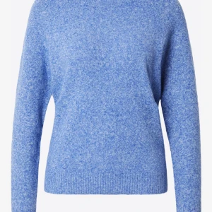 Stickad tröja - Jättefin och skön stickad tröja från vero moda, bara använd ett fåtal gånger och ser helt ny ut. Ny pris 250kr och säljer för 150kr, hör av er vid funderingar!