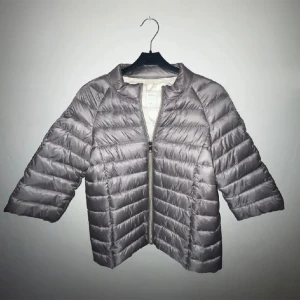 Dunjacka - Hermeliknande jacka i superfint skick. Köpt på Plick men inte min stil. Storlek s/m. 