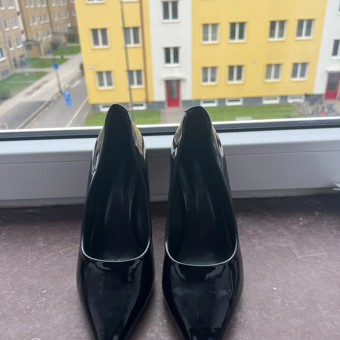 Svarta lack klackar - 91