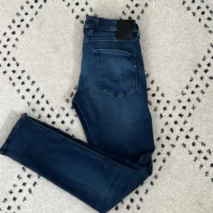 Sköna jeans skick 10/10, säljer för att dom är för små 