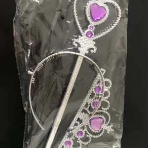 Tiara & Trollstav  - Helt ny  Finns fler kvar, sammafrakt  3år +