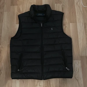 Ralph lauren väst - En väst från Ralph lauren i nyskick