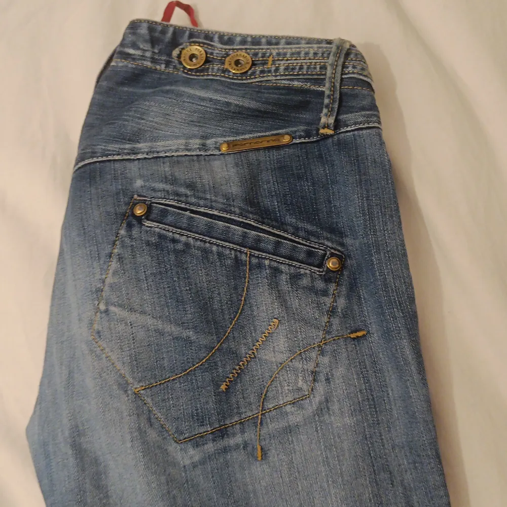 Snygga jeans Säljer pga att de är för korta. Jeans & Byxor.