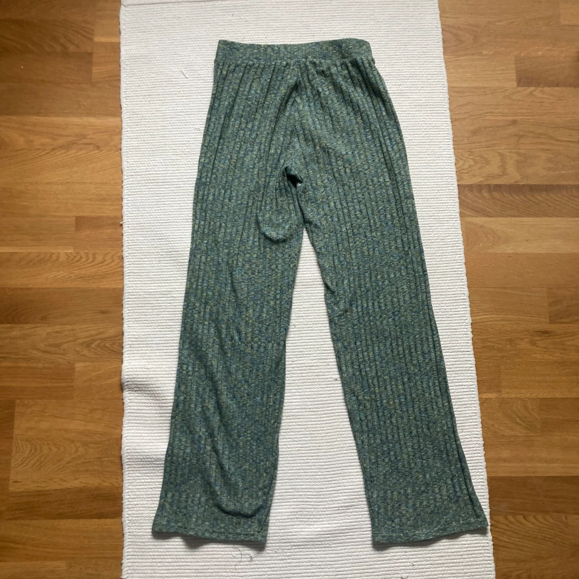Gröna mjukisbyxor  - 90