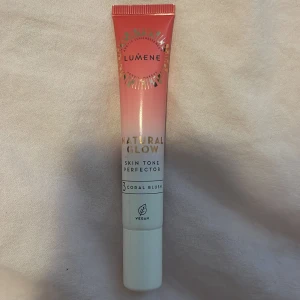 Lumene Natural Glow Blush - En liquid blush från lumene som använts några enstaka gånger. 