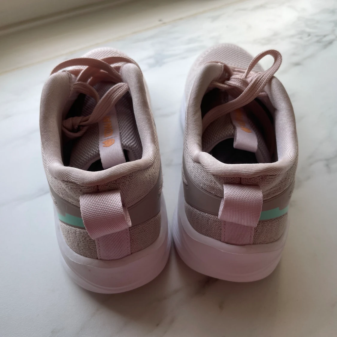 Helt nya träning sport skor stl 36 - 92