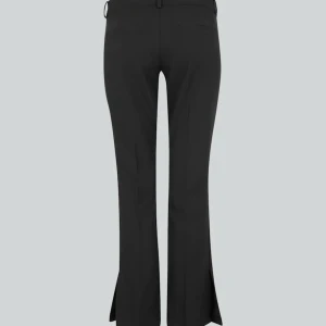 Lågmidjade kostymbyxor! - Säljer mina lågmidjade kostymbyxor med slits från Bikbok✨ Änvända fåtal gånger då jag har två par. Priset är inte ristat i sten🥰 Storlek 34  