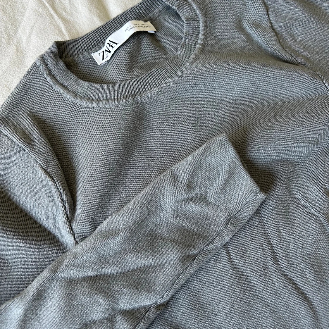 Helt ny topp som aldrig används från Zara