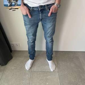 Tiger of Sweden jeans | skick 9/10 | Size - 29/32 | Modell - Evolve | Nypris - 1500 kr | Fraktar via PostNord eller instabox på köparens bekostnad | Om du har några frågor eller funderingar tveka inte att höra av dig!