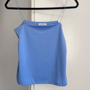 Linne - Linne från amisu i storlek L men är mer som en xs, aldrig använd för att den var för liten för mig!