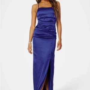 Balklänning  - Säljer denna superfina balklänning från bubbleroom, endast använd 1 gång! Nypris  1000 kr 