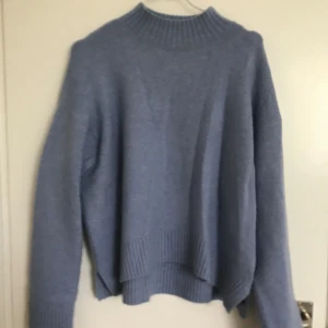 Uniqlo tröja - Storlek xs 