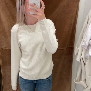 Vero moda stickad tröja - Super fina stickade tröjor från vero moda. Köpta för 250kr st. Köp alla tillsammans eller var för sig. Köp alla för 250