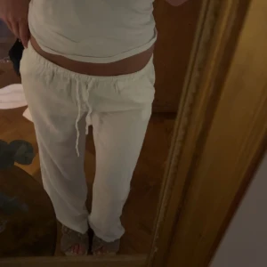 lågmidjade linnebyxor  - så fina linnebyxor som jag sprättat upp längst ner, men inget man tänker på då de endast blivit längre av de❤️