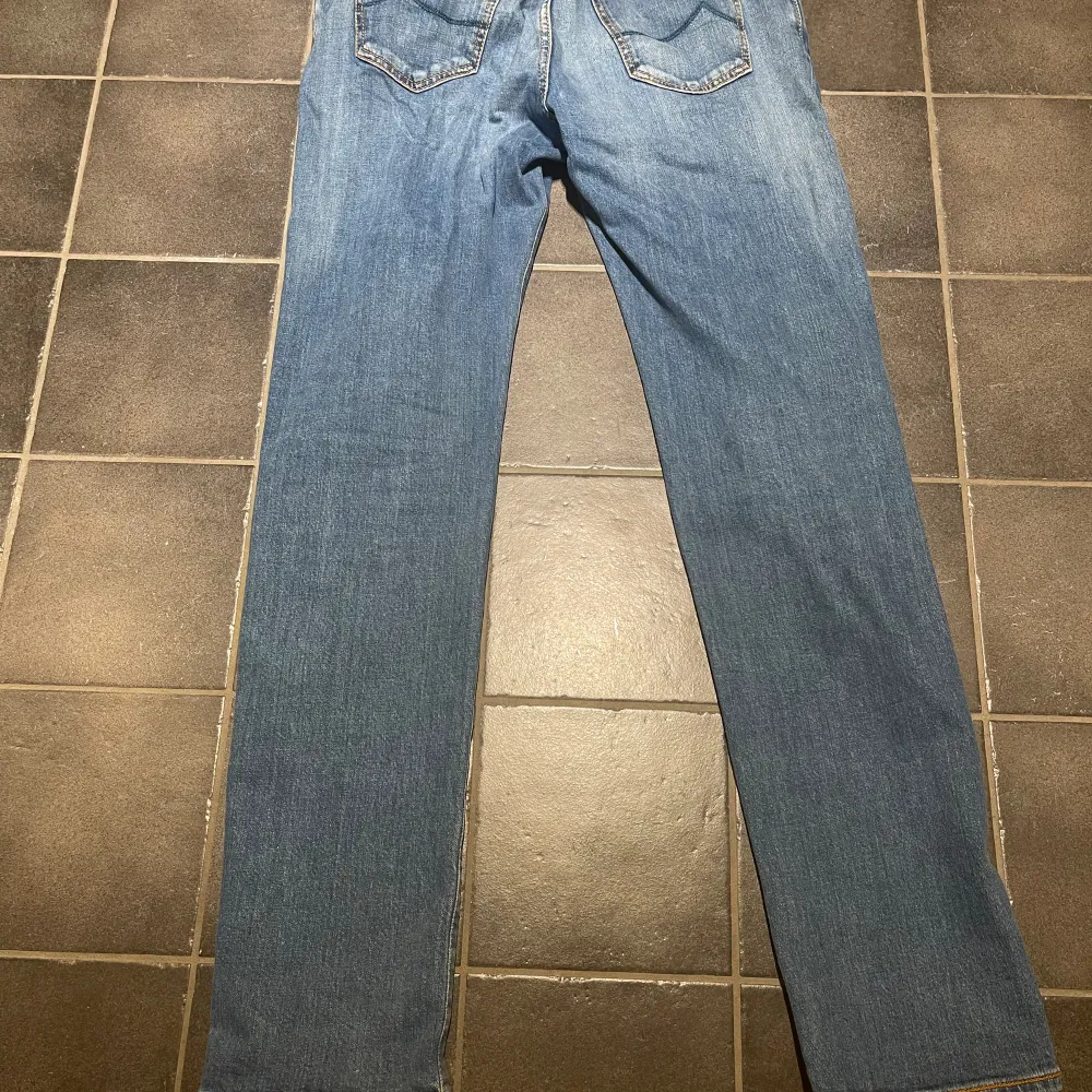 Storlek 35 Jacob cohen jeans modell 688. Väldigt bra skick. Jeans & Byxor.