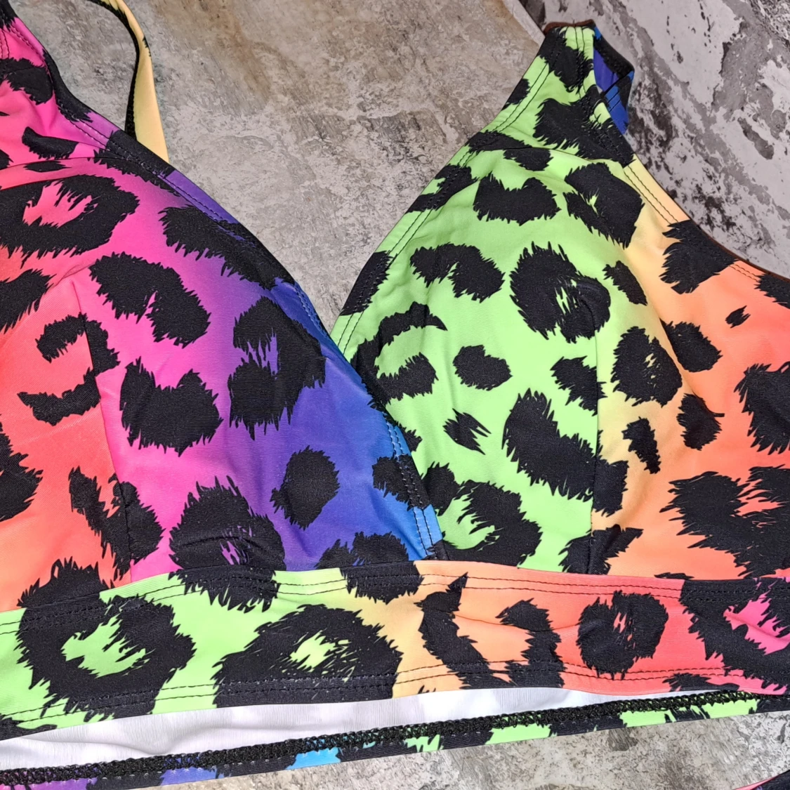 Färgglad bikini,ny - 92