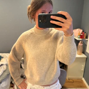 Stickad tröja  - Stickad tröja från H&M storlek XS