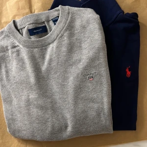 Piké Ralph Lauren Polo  - Mörkblå ralph lauren piké tröja. Fint skick, samt Gant tröja. 