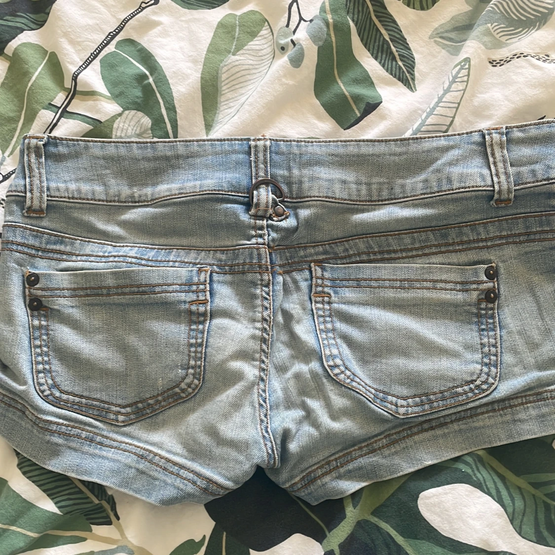 Lågmidjade jeansshorts  - 90