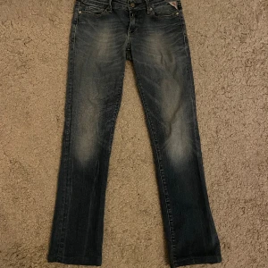 Replay jeans  - Säljer då dem va för korta för mig är 164!🩷