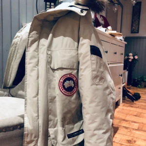 Canada Goose, vit (L)  - Ny pris 15.000