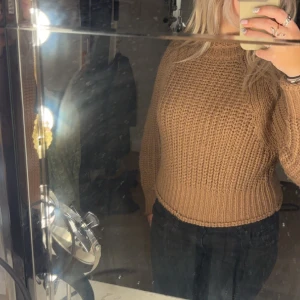 Stickad tröja - Stickad tröja i tjockt material 