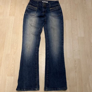 M.A.P.P Jeans - Säljer dessa snygga tjejjeans. Snygg passform och bekväma. Fraktas inom 48h📦📩 Kolla gärna in mina andra annonser👍🏻