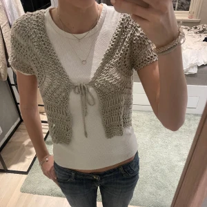 Stickad Bolero - Så cool stickad bolero i superbra skick!🩷